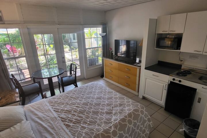 Room 22 of 35