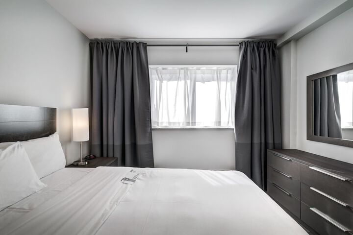 Room 43 of 99
