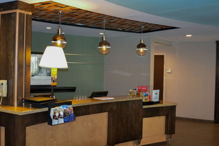 Hotel Interior 7 of 36