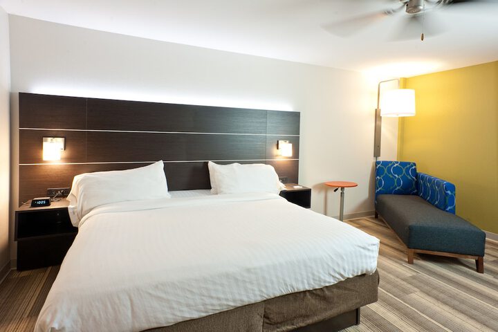 Room 17 of 29