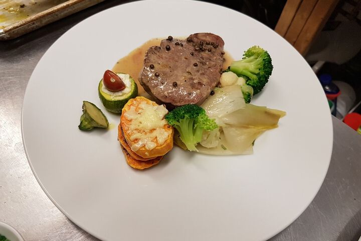 Dining 36 of 54
