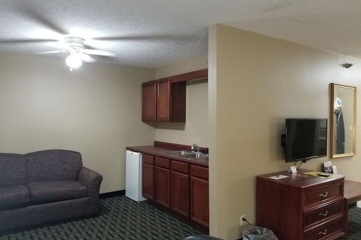 Super 8 by Wyndham Bellefontaine