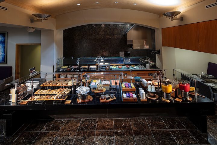 Breakfast/Coffee Service 86 of 105