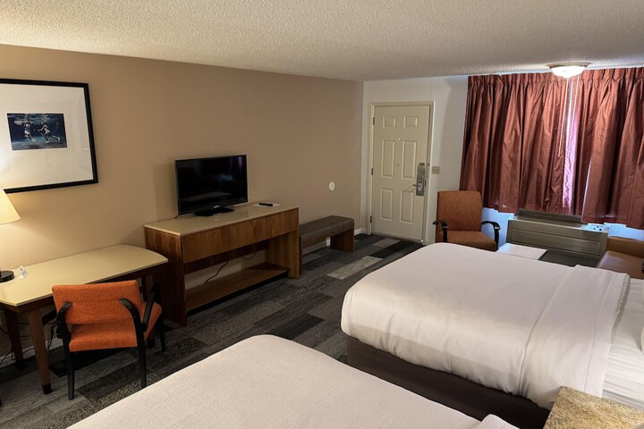 Room 33 of 34