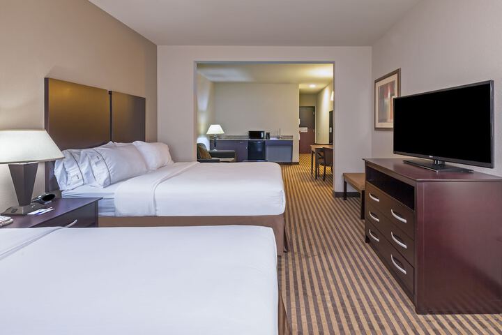Room 14 of 32