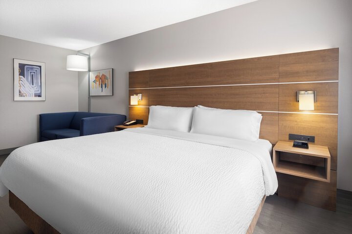 Holiday Inn Express Sheboygan-Kohler by IHG