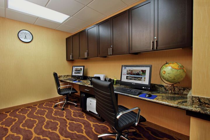 Business Center 31 of 31