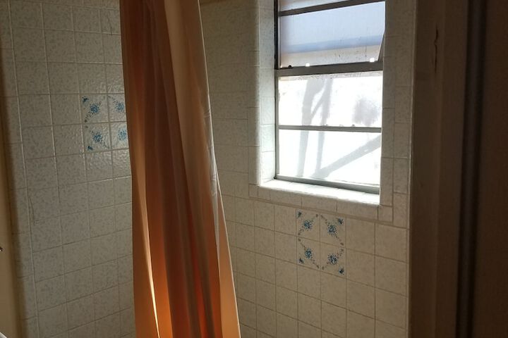 Room 6 of 14