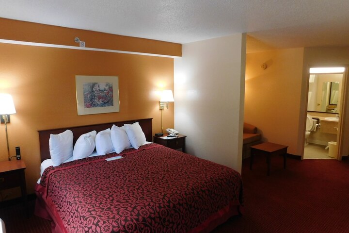 Room 10 of 43