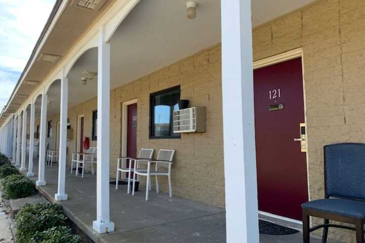 Hotel 4 of 73