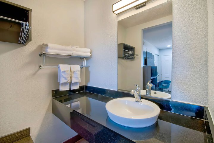 Room 40 of 42