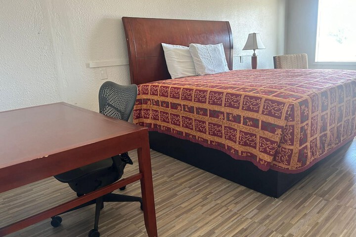 Room 22 of 65