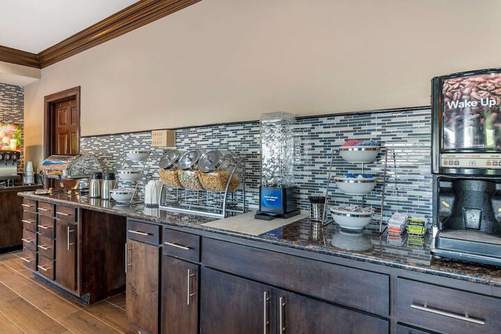 Breakfast/Coffee Service 41 of 48