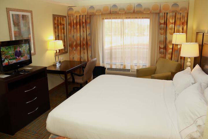 Holiday Inn Express Hotel & Suites PERRY by IHG