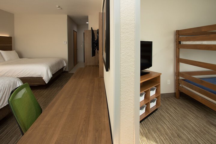 Room 80 of 135
