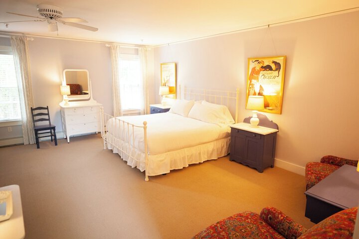 Room 13 of 40