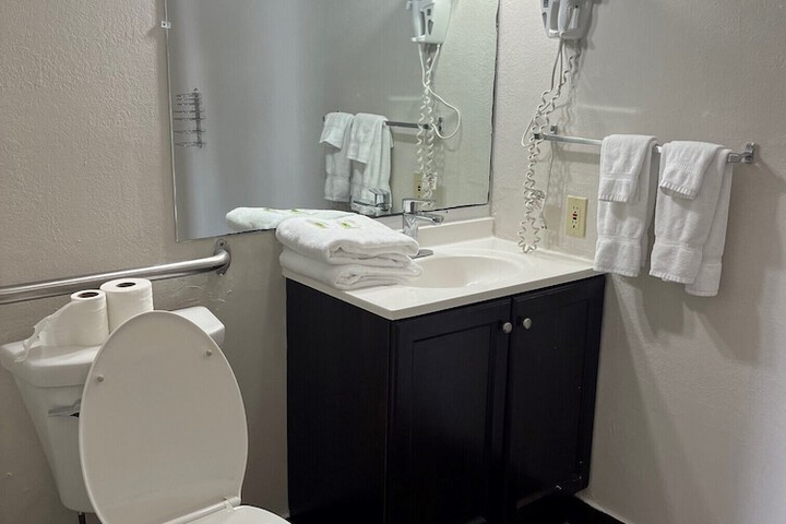 Room 8 of 8
