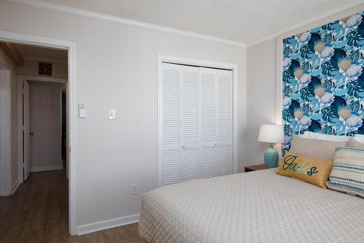 Embrace Oceanfront Elegance: Book Your Stay at Sunrise Oasis