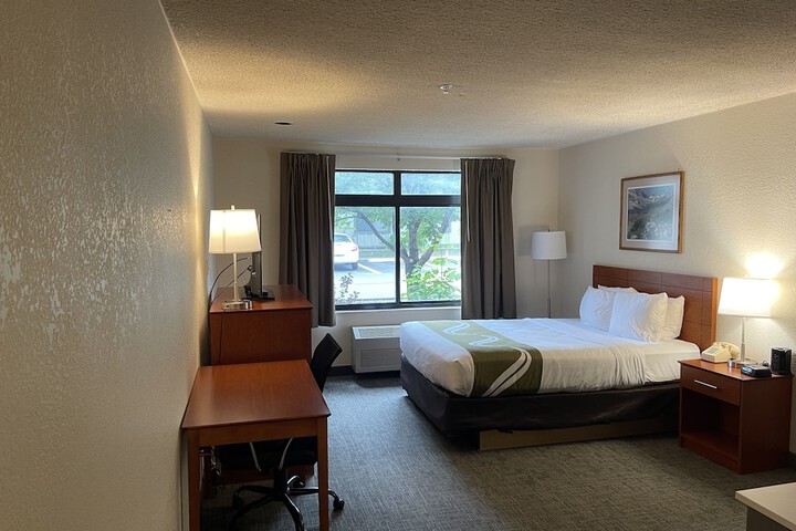 Room 15 of 76