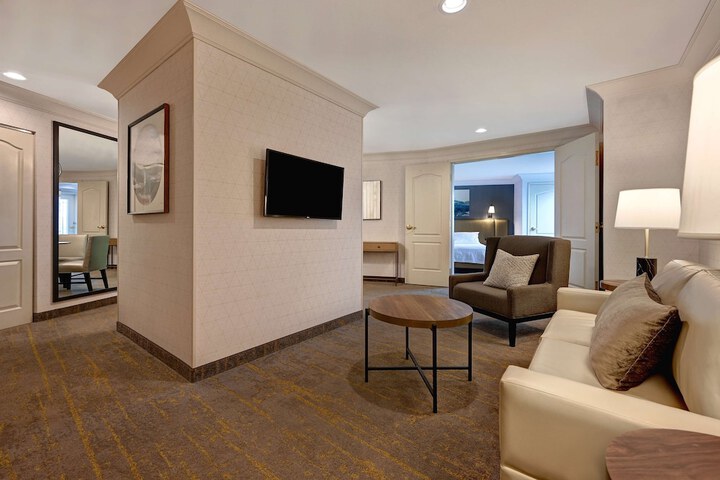 Room 47 of 90