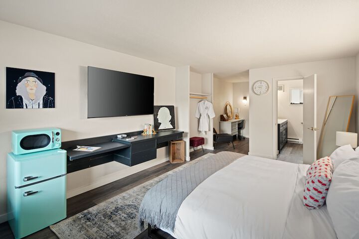 Room 43 of 57