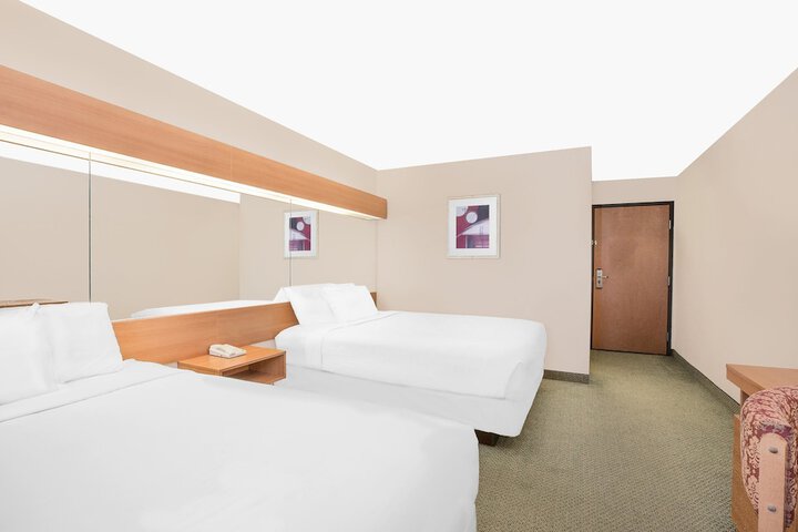 Room 11 of 16
