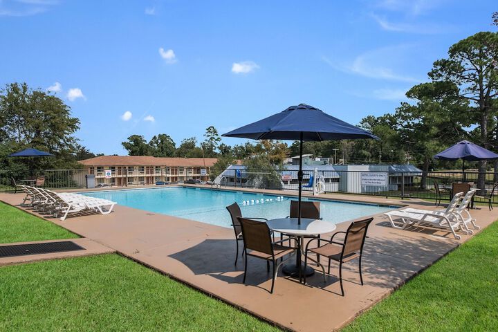 Pool 9 of 26