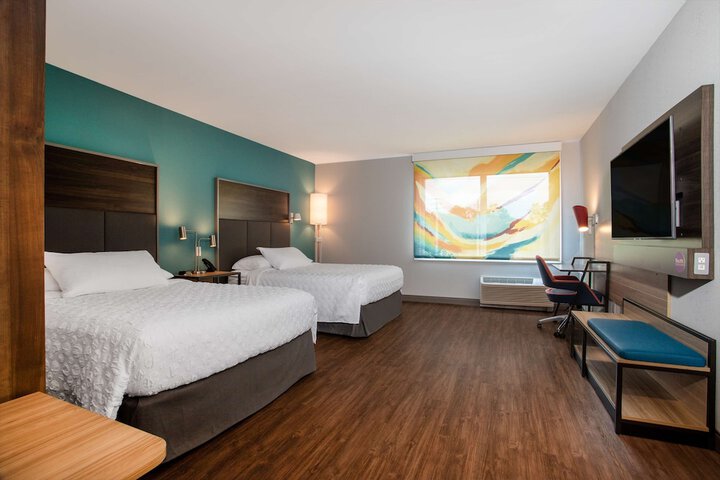 Room 32 of 43
