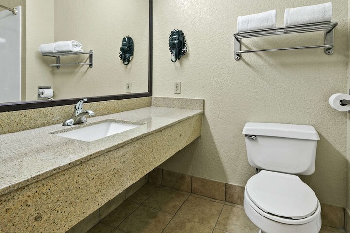 Room 14 of 24