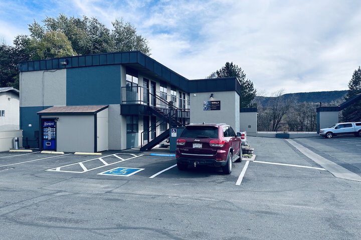 Hotel 6 of 53