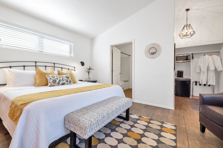 Room 42 of 60