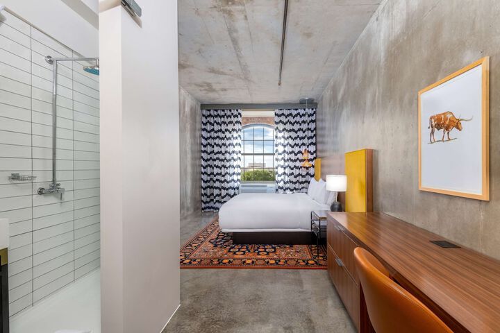 Room 43 of 103