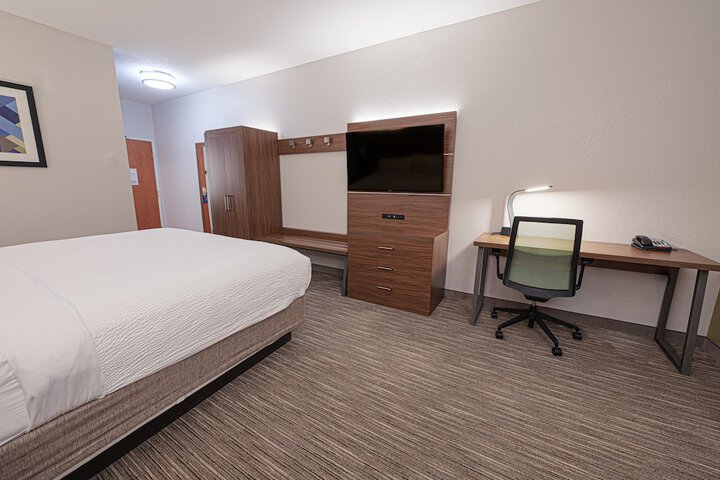 Room 18 of 33