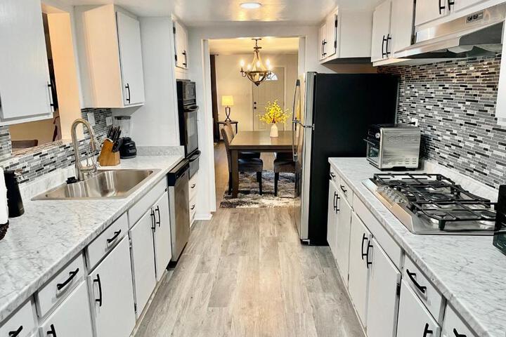Glendora Pool Home Retreat