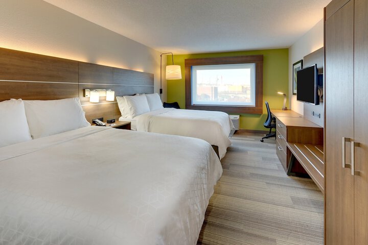 Room 25 of 39