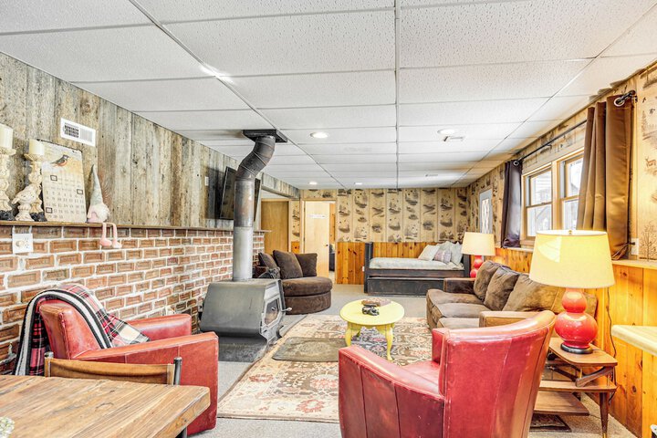Lakefront Home w / Private Beach in Rhinelander!