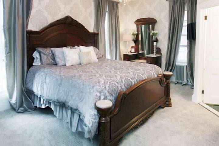 Room 12 of 46