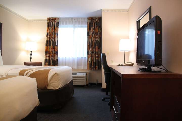 Room 8 of 13