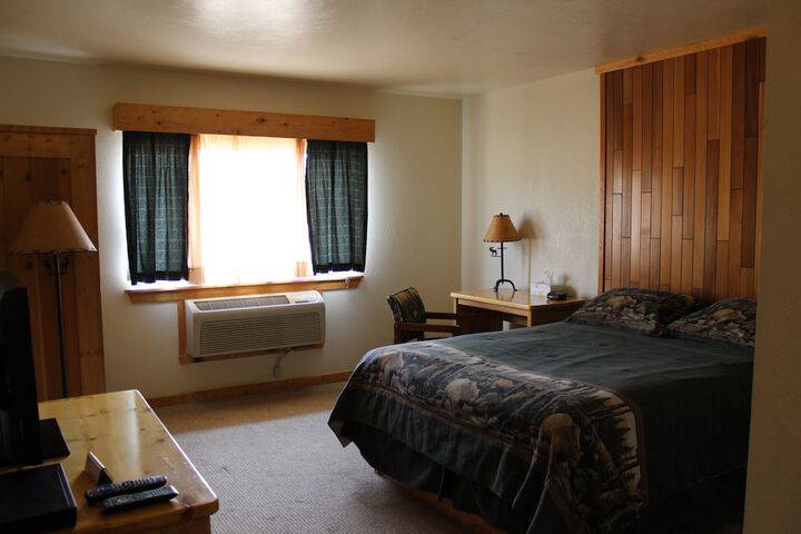 Room 6 of 16