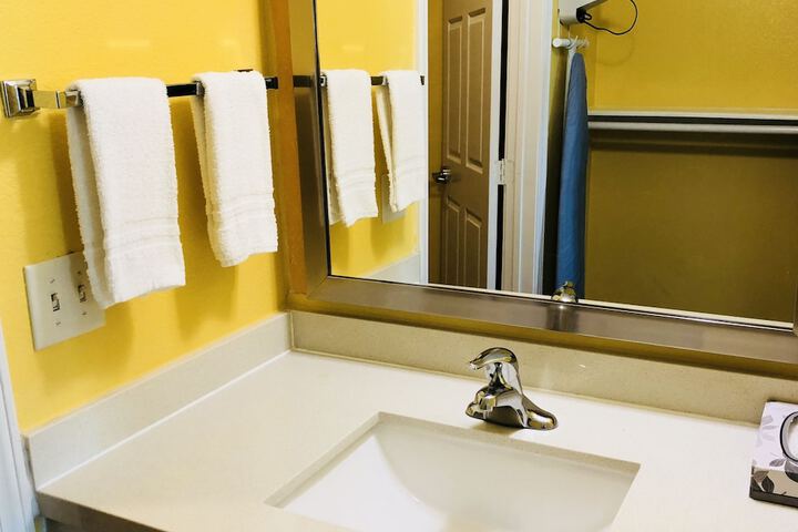 Room 33 of 52