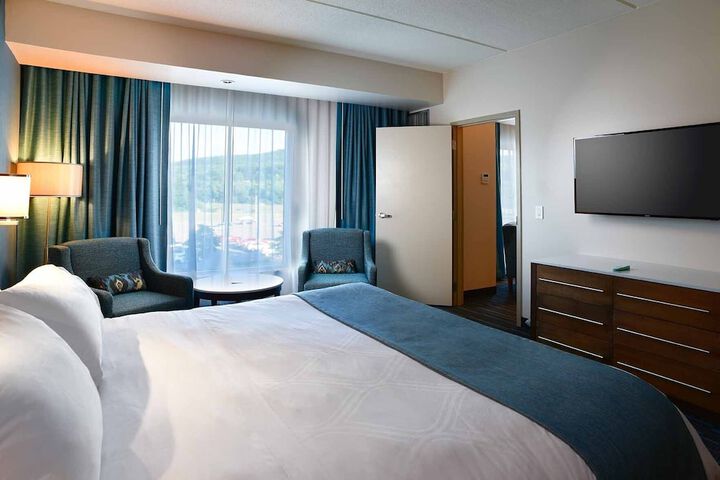 Room 16 of 33