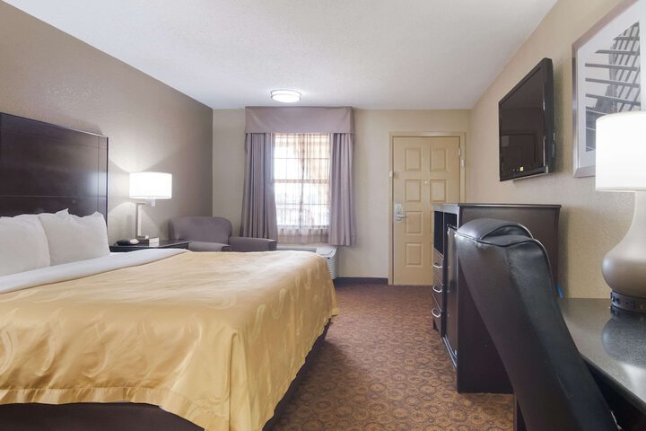 Room 16 of 28