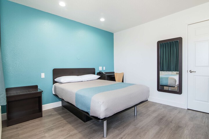 Motel 6 Moreno Valley - Riverside March Air Base