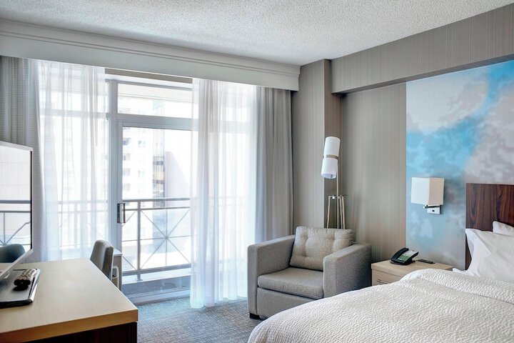 Courtyard by Marriott Downtown Toronto