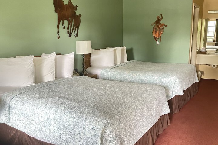 Room 33 of 43