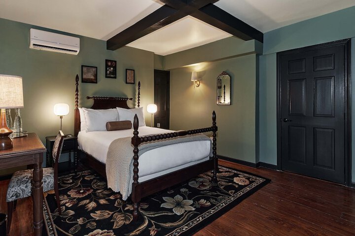 Room 90 of 155
