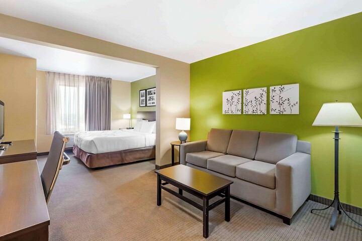 Room 40 of 61