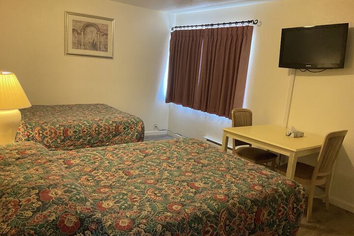 Front Street Inn