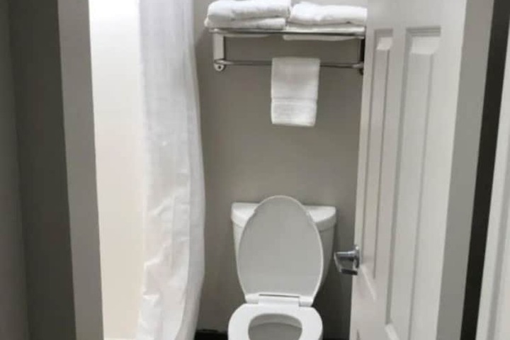 Room 12 of 19