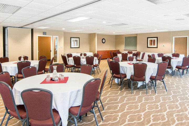 Comfort Suites Linn County